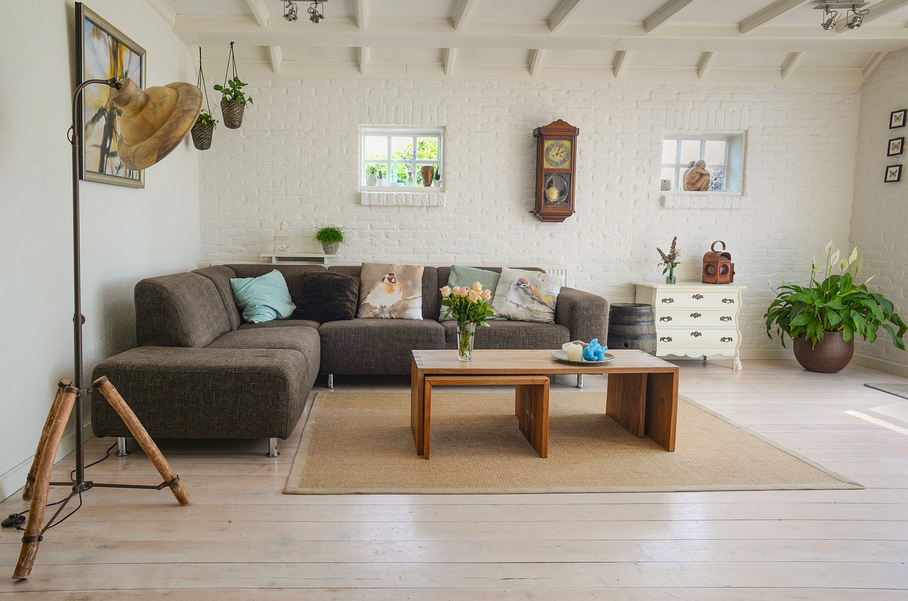 Slimme tuintafel met geïntegreerde oplaadfunctie.